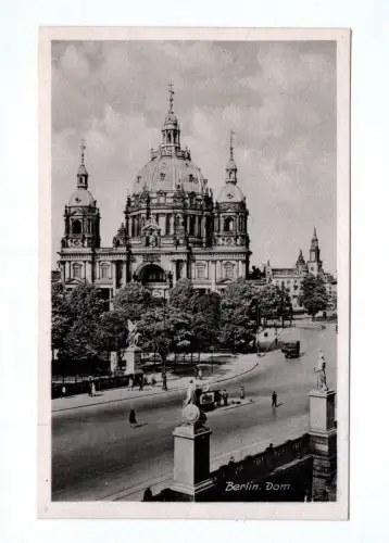 Foto Ak Berlin Dom am Lustgarten Berlin-Mitte