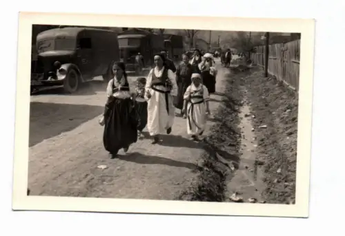 Foto Einheimische Bevölkerung 2 Wk wohl Serbien