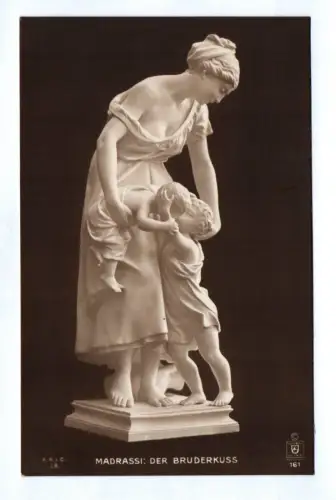 Ak Madrassi: Der Bruderkuss Kulptur Mutter Kinder