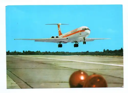 Foto Ak IF Interflug Turbinenluftstrahlverkehrsflugzeug IL 62 Berlin 1975