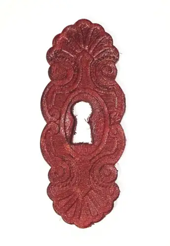 Alter Möbelbeschlag aus Leder Lederschild Schlüsselloch Lederbeschlag !