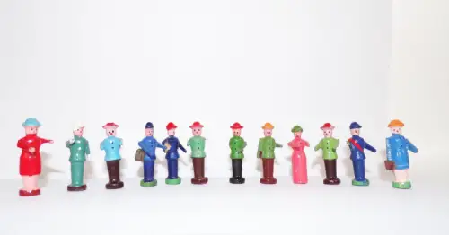 Alte Erzgebirge Eisenbahn Figuren 12 Stück Handarbeit Handbemalt