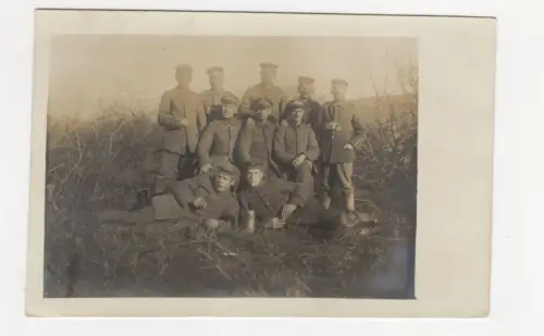 Foto Ak Soldaten Infanterie Regiment Freiherr Hiller von Gaertringen Nr 59  1917