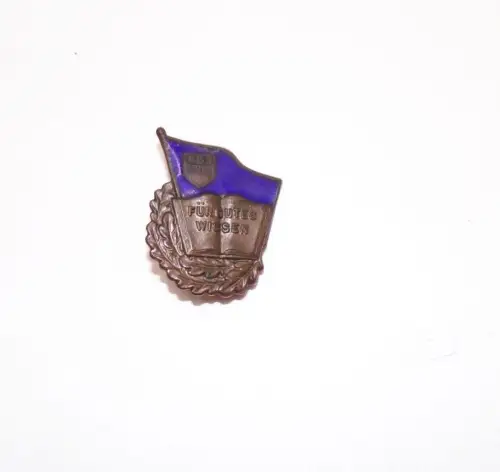 Abzeichen Für gutes Wissen mit Nummer 220525 DDR emailliert