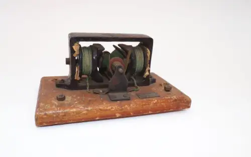 Alter Elektromotor 2-4 Volt Dynamo