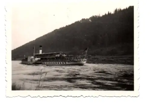Foto Dampfschiff Dresden Elbe DDR Elbedampfer Fahne