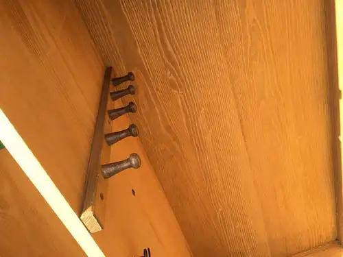 Originaler Original Voglauer  Schrank hand bemalt Waffenschrank A1543