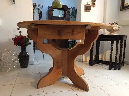 W1273 alter uriger Bauerntisch Beistelltisch Tisch Altholz Tisch