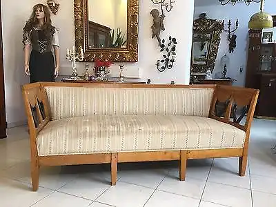 Traum Biedermeier  Diwan Couch Sofa Bett Authentikum Nussfurniert original A1715