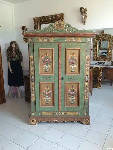 Hübscher Original Voglauer  Schrank hand bemalt Kleiderkasten A1383