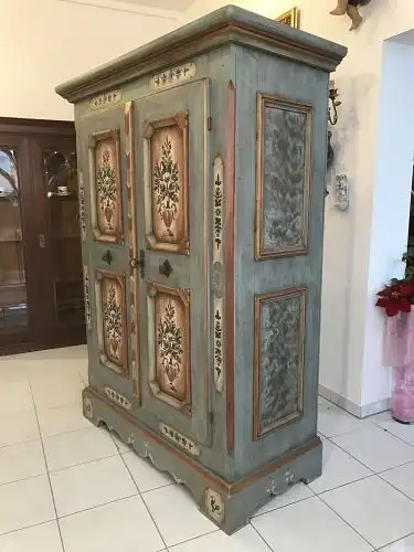 W1413 Voglauer Schrank Bauernschrank Anno 1700 Traumstück Original