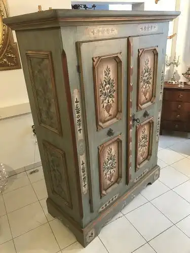 W1413 Voglauer Schrank Bauernschrank Anno 1700 Traumstück Original