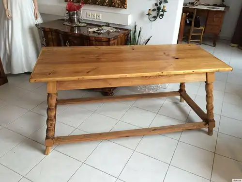 Hübscher massiver Bauerntisch Landhaustisch Tisch Kiefernholz Fichte A1174