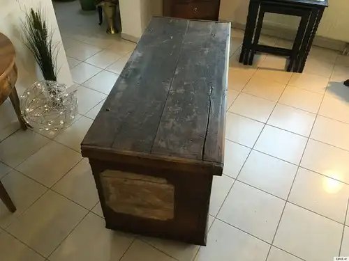 Urige alte Barock Truhe Landhaustruhe Bauerntruhe bemalt Naturholz A1413