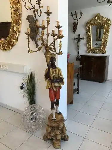 Skulptur Standleuchte Mohr Diener auf Sockel aus Holz / Stuck polychrom Luster -