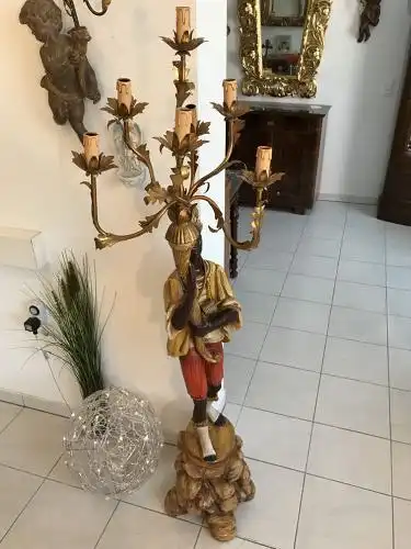 Skulptur Standleuchte Mohr Diener auf Sockel aus Holz / Stuck polychrom Luster -