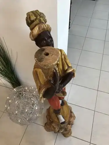 Skulptur Standleuchte Mohr Diener auf Sockel aus Holz / Stuck polychrom Luster -
