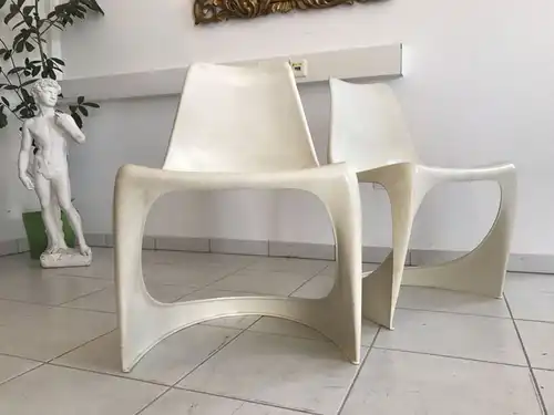 Paar Design Stühle Lounge Sessel aus weißem Kunststoff im Stil  W2206