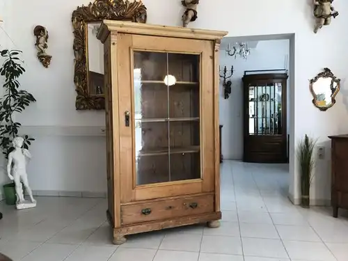 Urige Vitrine Bücherschrank Gründerzeit Glasschrank Fichtenholz - W2189