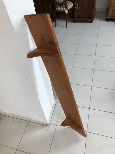 Einfaches altes Regal Stellage Tellerboard Tellerboard Holz X1590