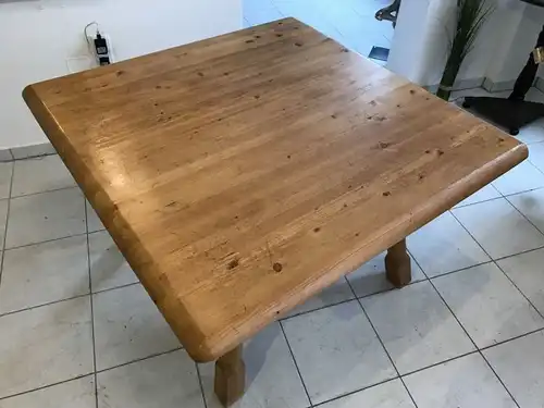 Uriger massiver Tisch Bauerntisch Jogltisch Landhaustisch W3606