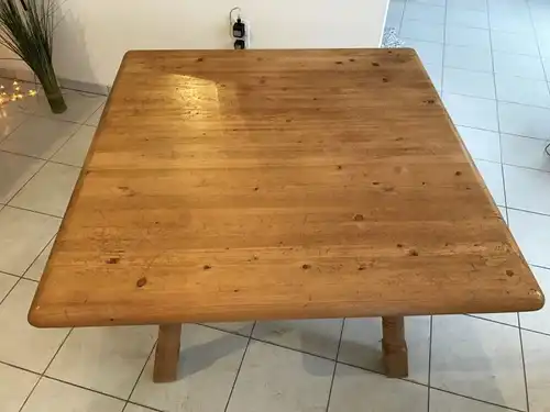 Uriger massiver Tisch Bauerntisch Jogltisch Landhaustisch W3606