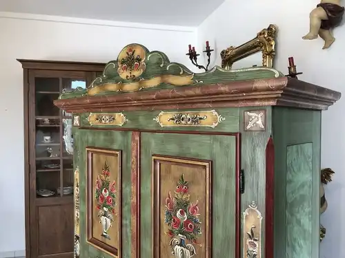 Voglauer Schrank Bauernschrank Anno 1800 Altgrün X2409