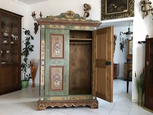 Voglauer Schrank Bauernschrank Anno 1800 Altgrün X2409