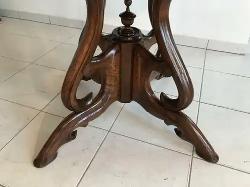 Ovaler Spätbiedermeier Tisch Beistelltisch Nussholz Furniert W3205