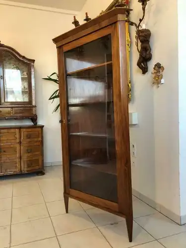 Originale Biedermeier Eckvitrine Bücherschrank Nussholz Z1235