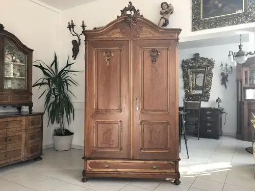 Pfeiferlbarock Kleiderschrank Dielenschrank Schrank Z1409