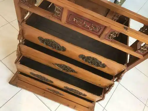 Alte Truhe Kiste Tisch asiatisch Brauttruhe W1541