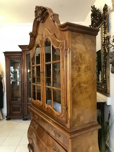 Geschweifte Barockstil Vitrine Nussholz Bücherschrank Glasschrank X1320