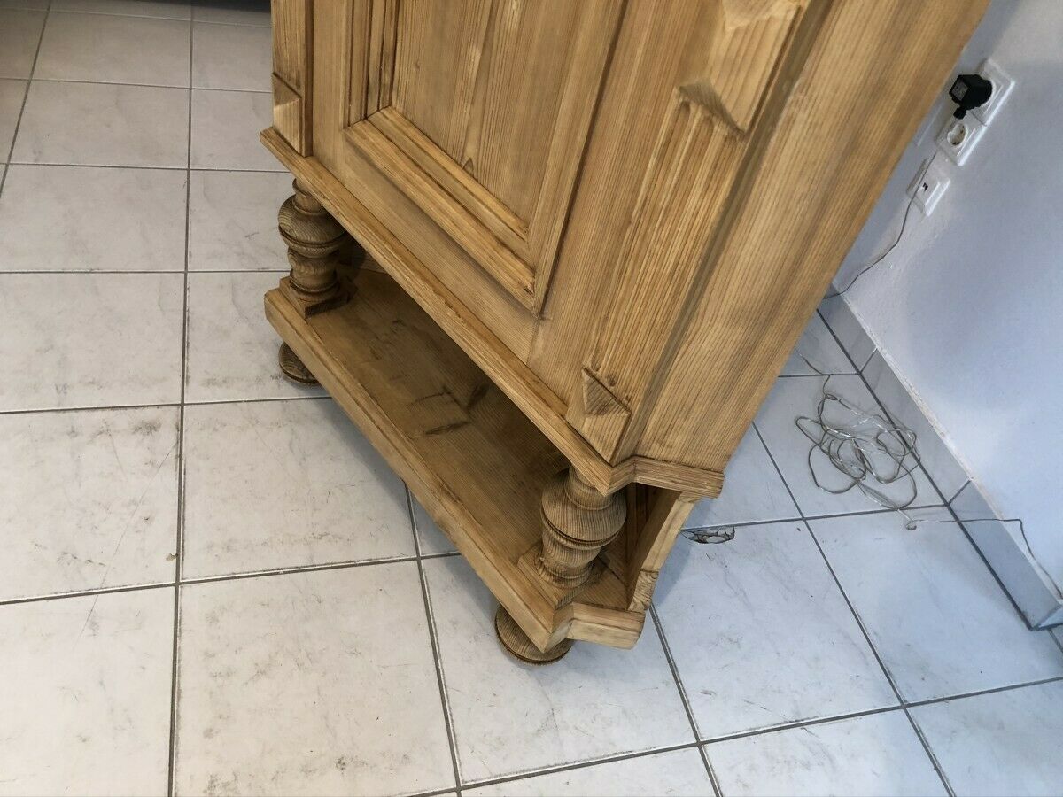 Eckschrank Massivholz Gebraucht