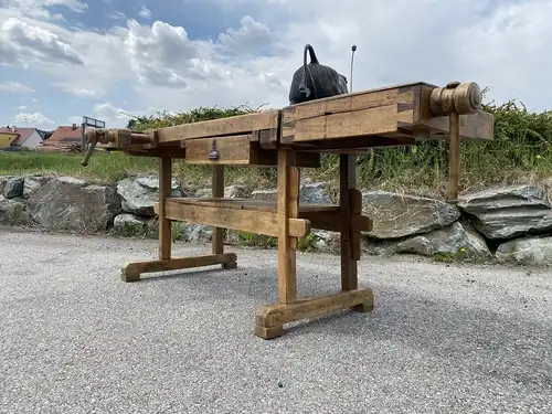 Urige alte Hobelbank, Werkbank, Schreinerbank restauriert - breite 202cm A2521