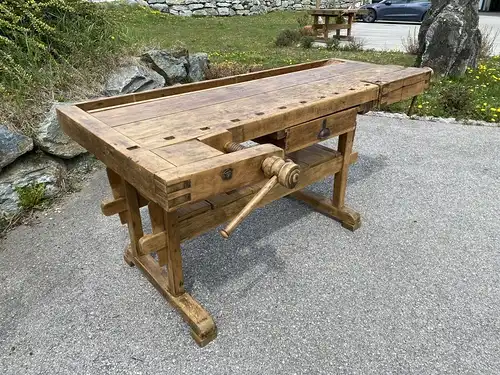 Urige alte Hobelbank, Werkbank, Schreinerbank restauriert - breite 202cm A2521