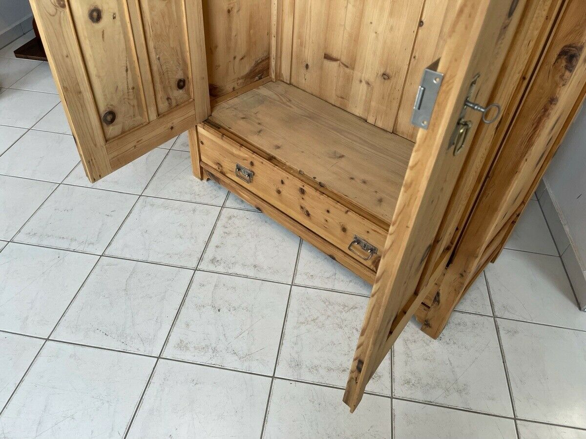 Restaurierter Zirbenholz Schrank Kasten Kleiderkasten A2828 Nr