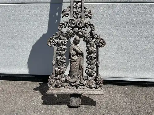 Friedhofskreuz Kreuz Grabstätte Jesus Maria i1663