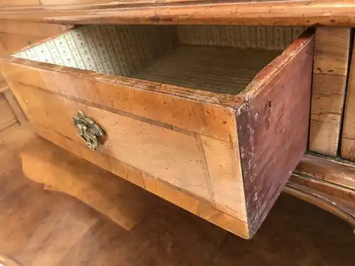 Originaler barocker Aufsatzschrank Nussfurniert Marketerie Bücherschrank - W3359