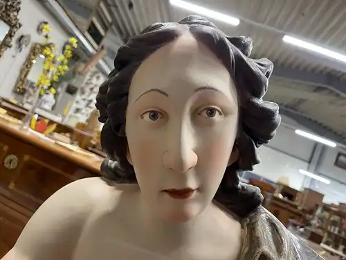 barocke gefaßte Engelsfigur Barockfigur Engel A3424