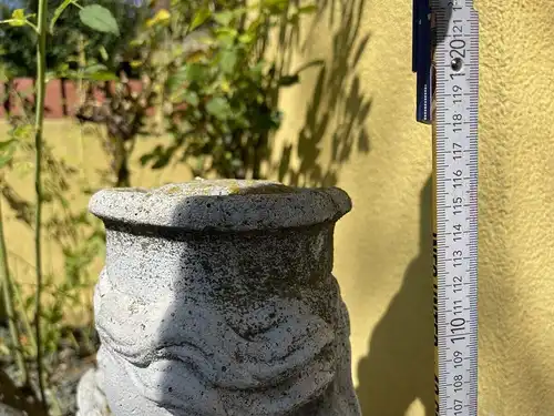 alte Beton Figur Aussendeko Gartendeko  Auss2