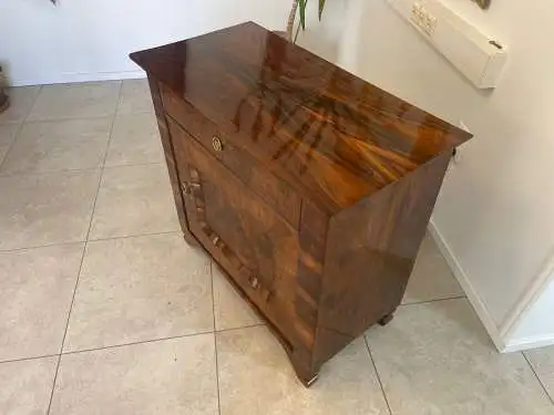 Sale Restaurierte Biedermeier Anrichte Nussholz A4136