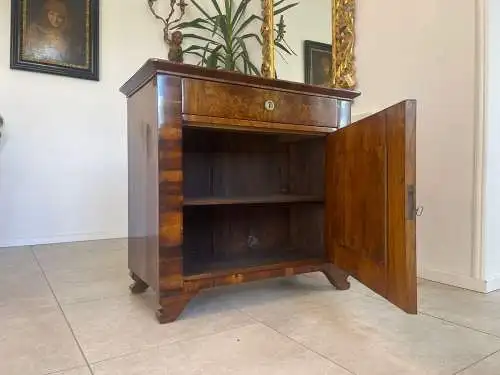 Sale Restaurierte Biedermeier Anrichte Nussholz A4136