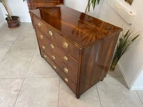 Sale Restaurierte Biedermeier Kommode Nussholz A4204