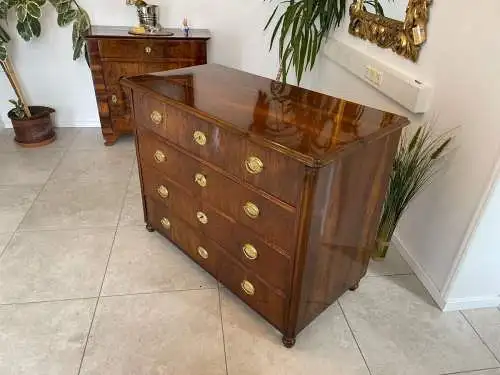 Sale Restaurierte Biedermeier Kommode Nussholz A4204