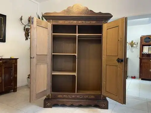 Voglauer Bauernschrank Kleiderschrank  Anno 1700 Braun A4040