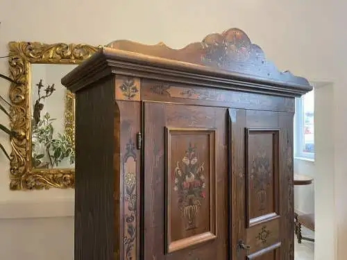 Voglauer Bauernschrank Kleiderschrank  Anno 1700 Braun A4040