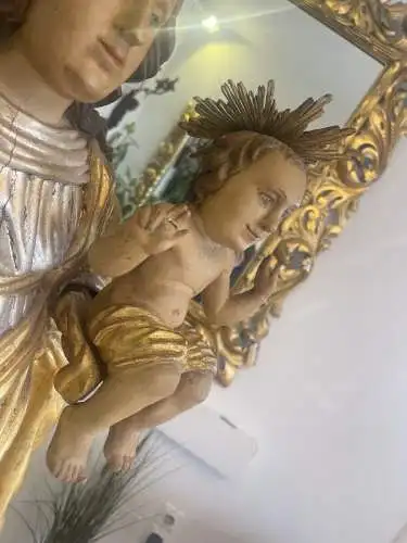Originale Holzfigur gefaßte Madonna mIt Kind Barockfigur A4273