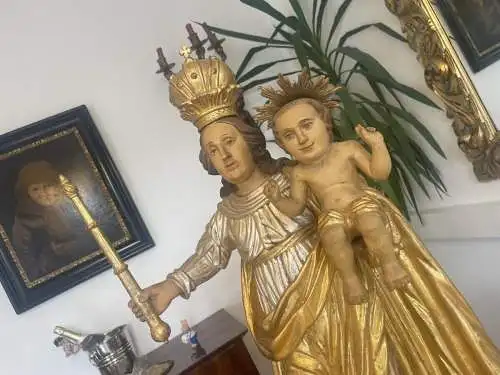 Originale Holzfigur gefaßte Madonna mIt Kind Barockfigur A4273