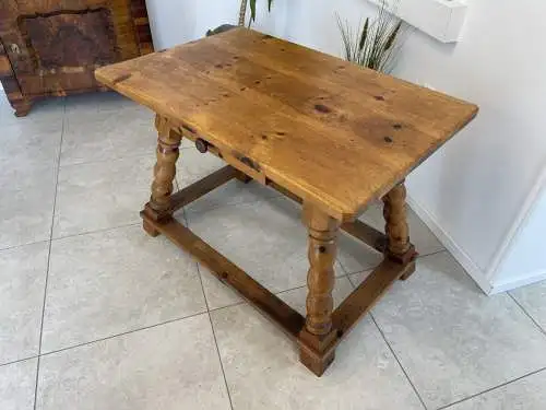 alter Bauerntisch Zirbenholz Tisch Sessel Bauernstube A4322